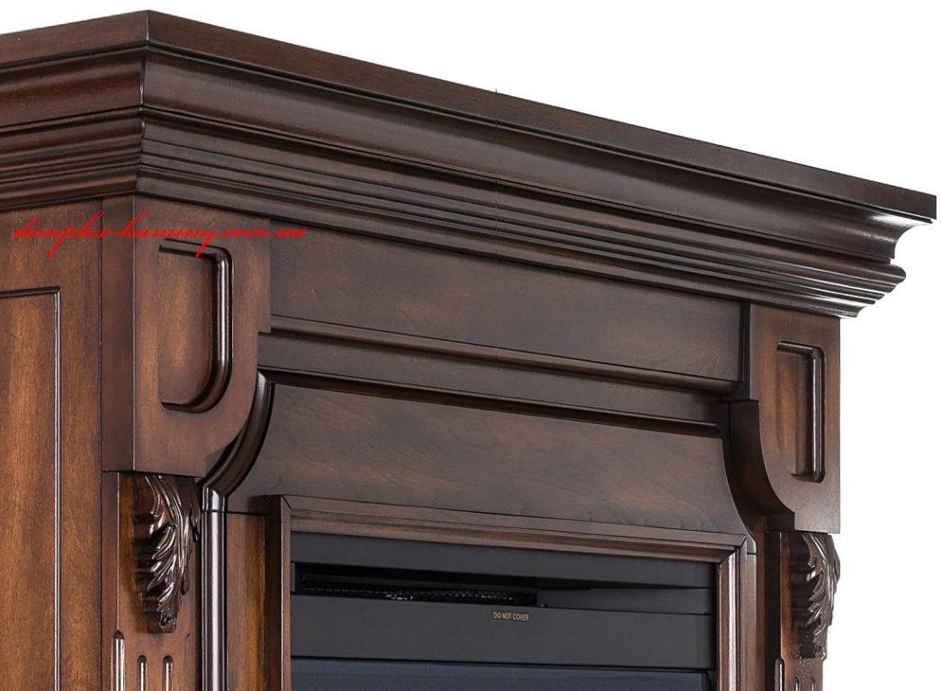 Портал углового каминокомплекта Dimplex Toronto выполнен в викторианском стиле.
